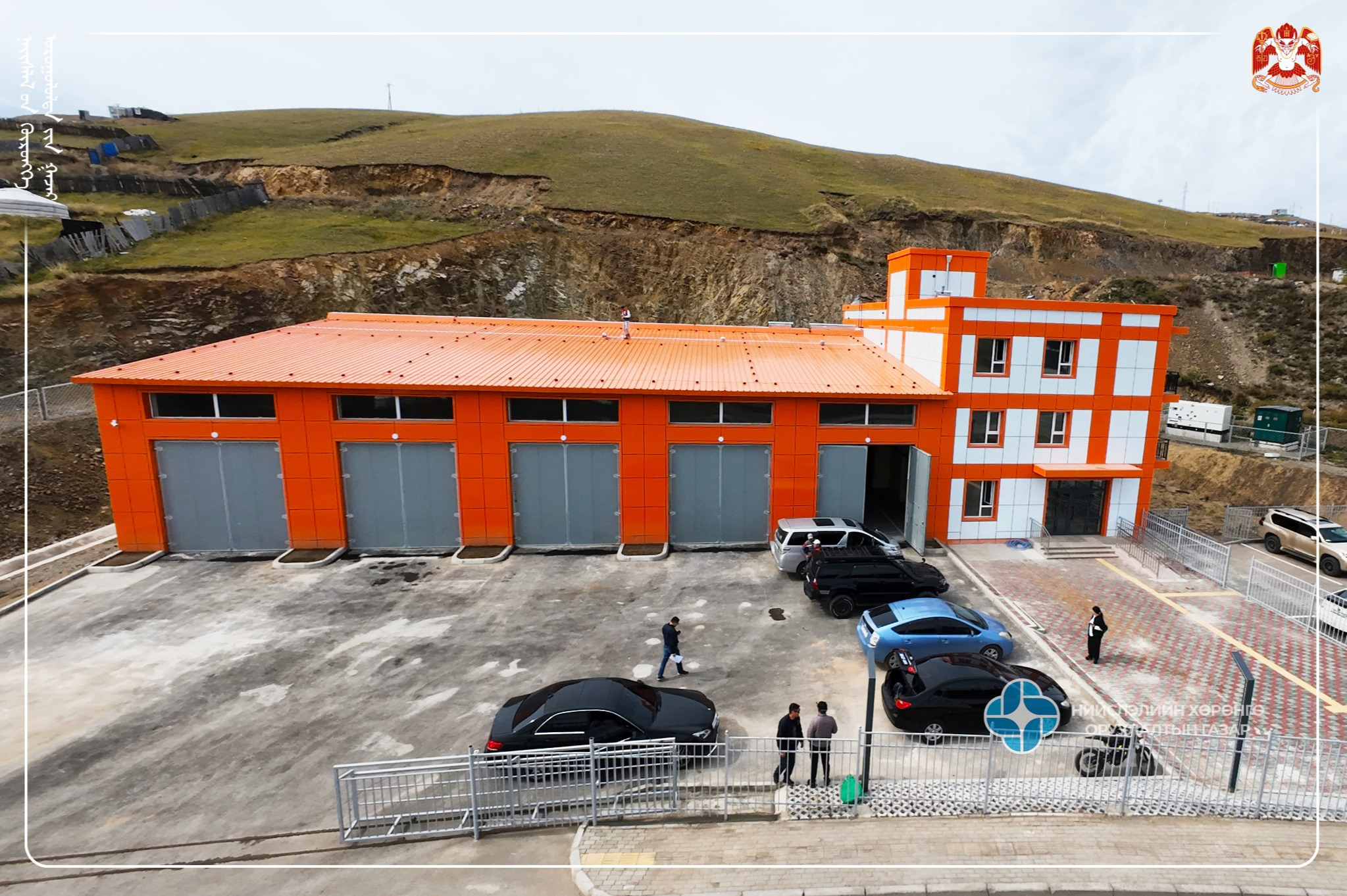 Чингэлтэй дүүрэгт онцгой байдлын хэлтсийн салбар ангийн барилгыг улсын комисст хүлээлгэн өглөө